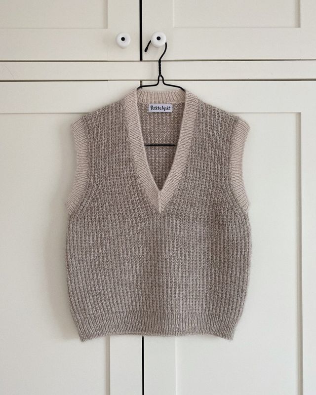 Friday slipover v-neck oppskrift